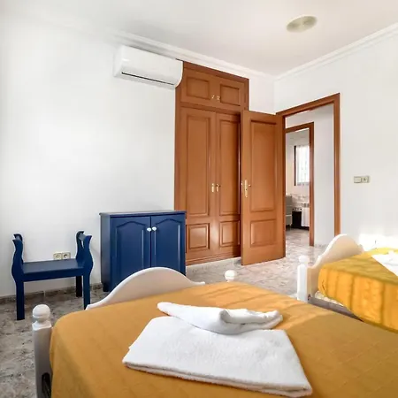 Вилла Garrofer - Plusholidays *