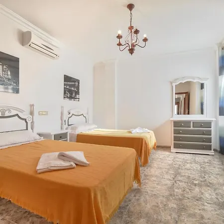 Garrofer - Plusholidays Вилла